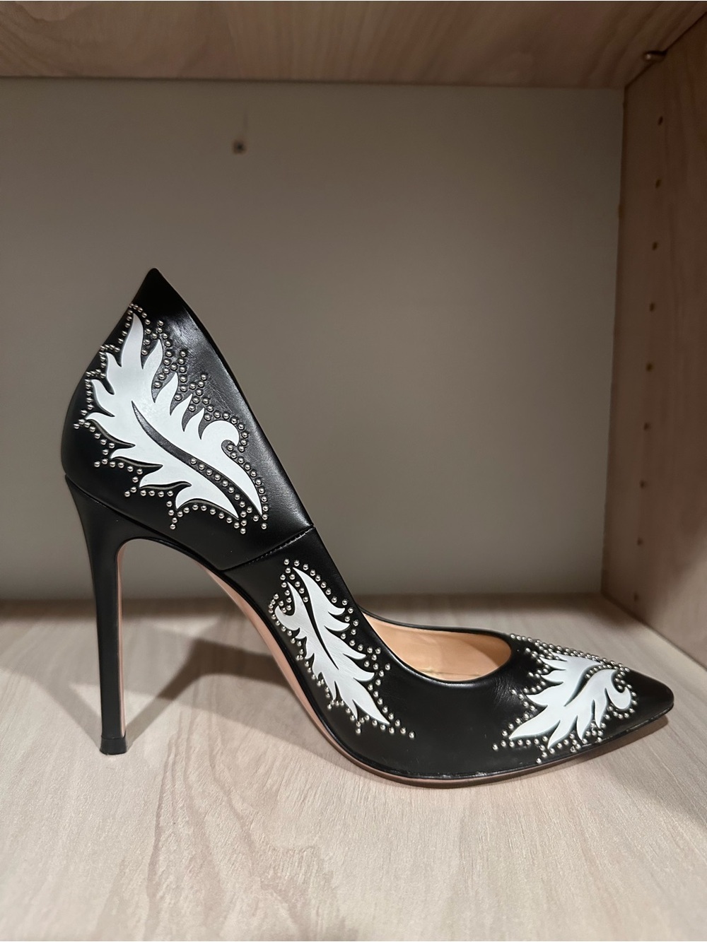 Gianvitto Rossi Black and White Pointed Toe Women's Pumps - Studded Detail - Picture 4 of 6